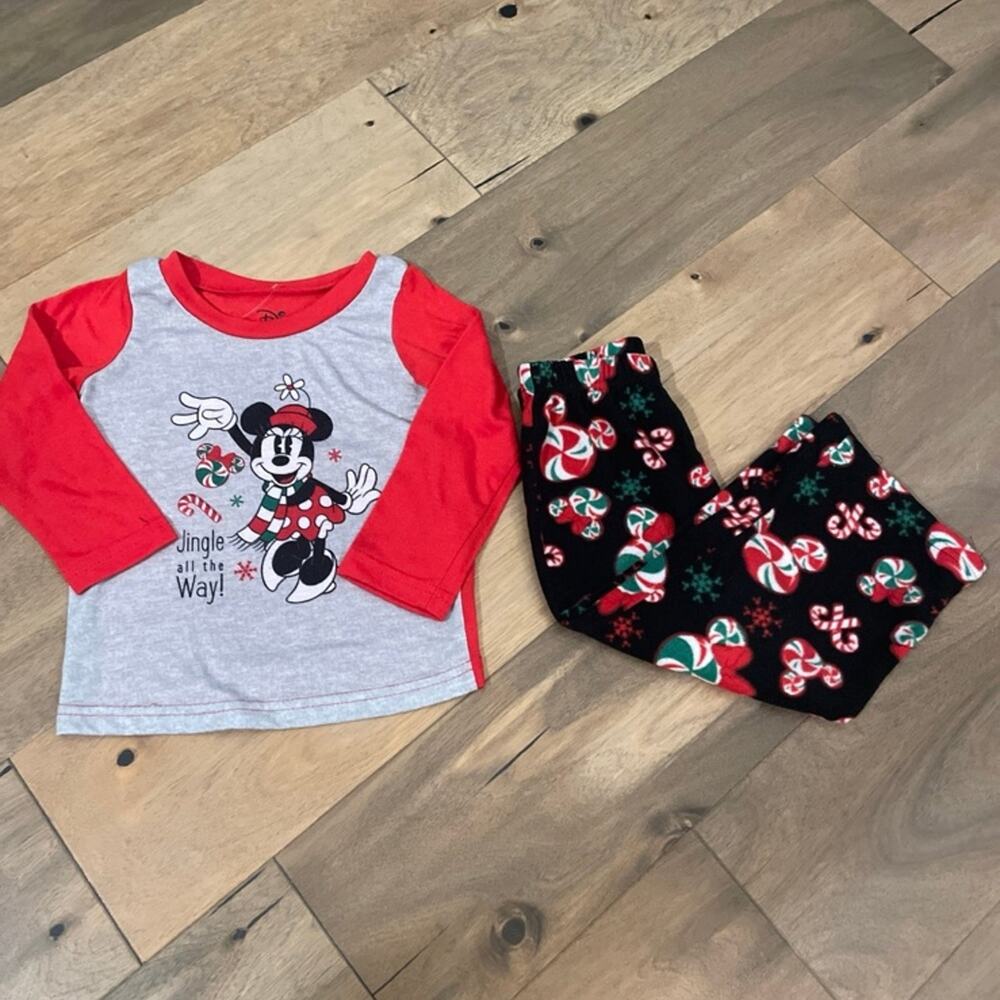 Disney  Girl's Minnie Mouse Christmas pajama set size: 6